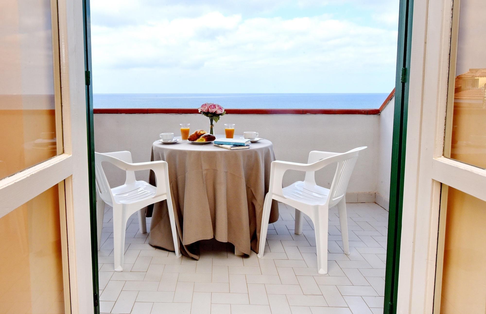 Hotel Costa D'Oro Santa Maria di Castellabate Exterior photo