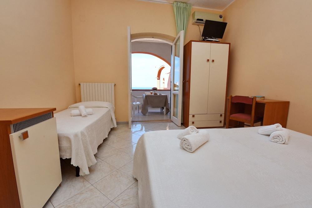 Hotel Costa D'Oro Santa Maria di Castellabate Exterior photo